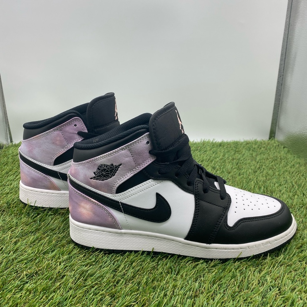 The Air Jordan 1 Mid SE "Zen Master" (DM6216-001)